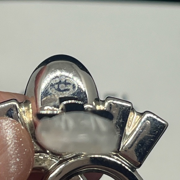 Chanel large crystal clip on earrings - Picture 2 of 9